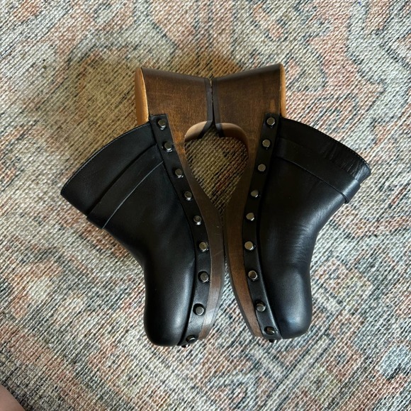 Andre Assous Sofia Clog in Black Stud - Picture 7 of 9